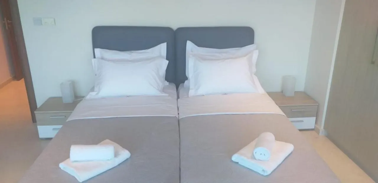 Horizon Luxury Suite At Finikoudes Beach 302 Larnaca 0*,