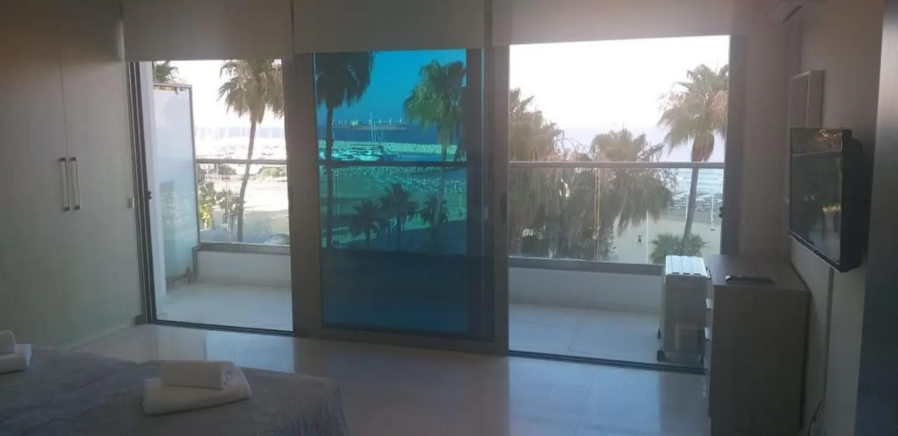 Horizon Luxury Suite At Finikoudes Beach 302 Larnaca Cyprus