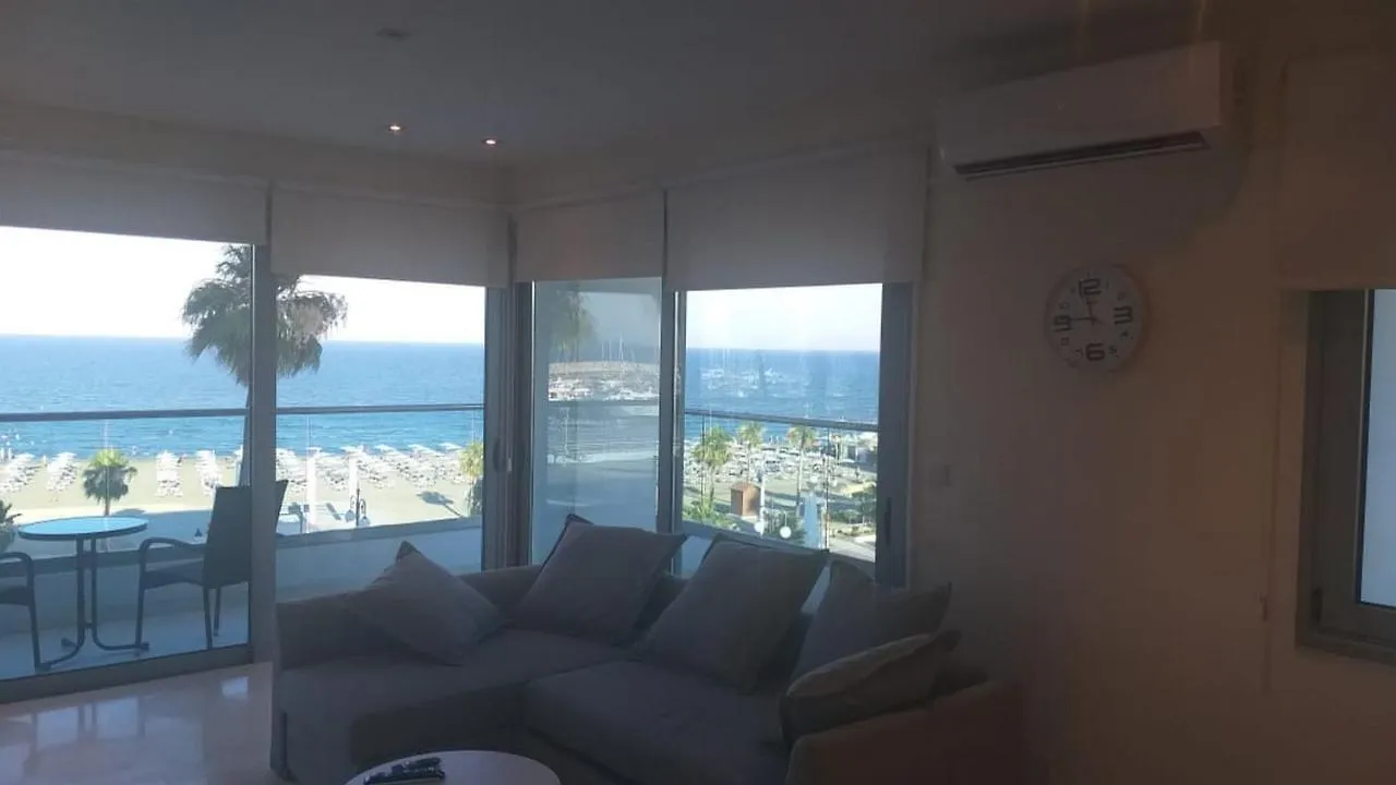 Horizon Luxury Suite At Finikoudes Beach 302 Larnaca